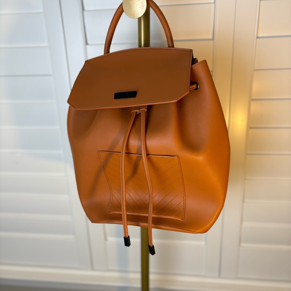JW PEI Chic BOHO Brown Vegan Leather Backpack NWOT
0601